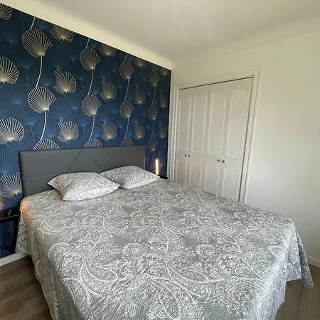 Maison Contemporaine Rénovée Avec étang Privé Et Terrasse, Proche - 3 Chambres, Wifi Inclus - Fr-1-426-517