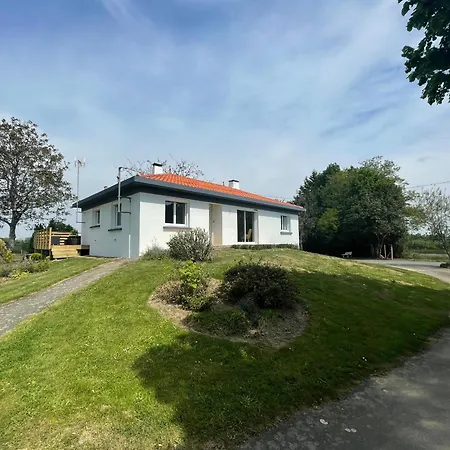Maison Contemporaine Rénovée Avec étang Privé Et Terrasse, Proche - 3 Chambres, Wifi Inclus - Fr-1-426-517 * Nieul-le-Dolent