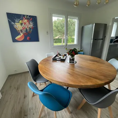 Maison Contemporaine Rénovée Avec étang Privé Et Terrasse, Proche - 3 Chambres, Wifi Inclus - Fr-1-426-517 Hébergement de vacances *