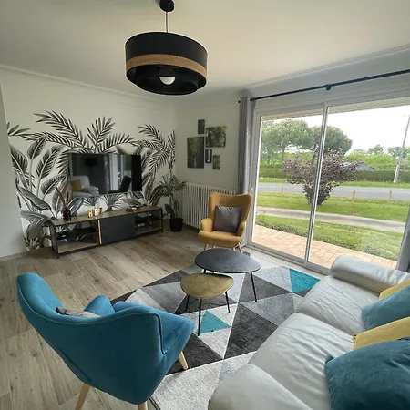 Maison Contemporaine Renovee Avec Etang Prive Et Terrasse, Proche - 3 Chambres, Wifi Inclus Landhaus Nieul-le-Dolent
