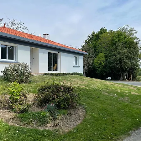 Maison Contemporaine Renovee Avec Etang Prive Et Terrasse, Proche - 3 Chambres, Wifi Inclus